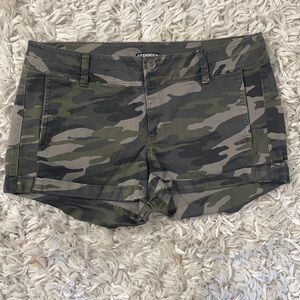 Express Shorts